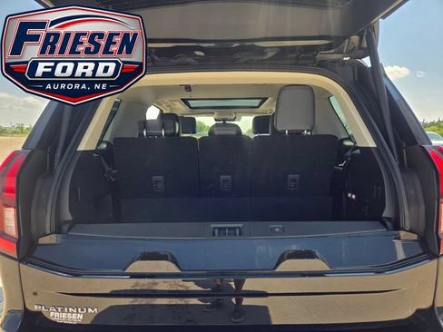 Used 2025 Ford Expedition Platinum w/ Driver's Package AWD/4WD image 27