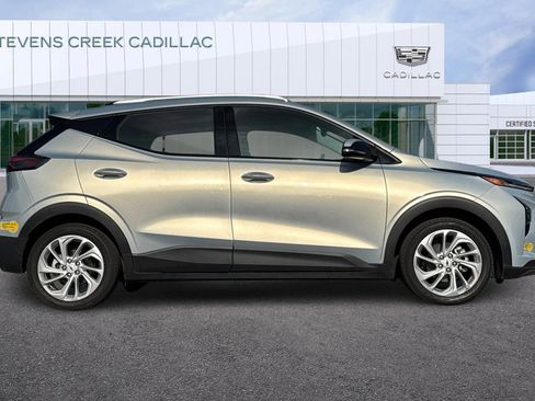 Used 2023 Chevrolet Bolt EUV LT w/ Comfort Package image 2