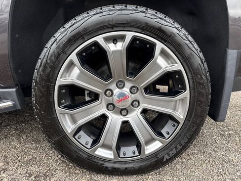 Used 2017 GMC Yukon Denali w/ Open Road Package AWD/4WD image 24