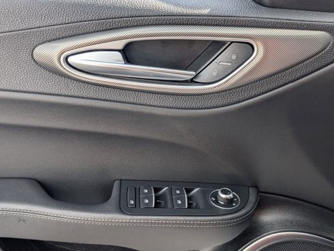 Used 2023 Alfa Romeo Giulia Veloce image 33