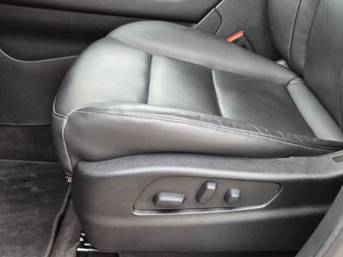 Certified 2023 Cadillac XT4 Premium Luxury w/ Enhanced Visibility Package image 27