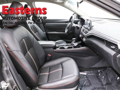 Used 2023 Nissan Altima 2.5 SR FWD image 24