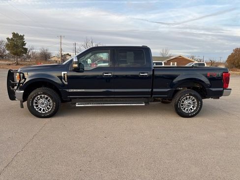 Used 2022 Ford F250 XLT w/ XLT Premium Package image 4
