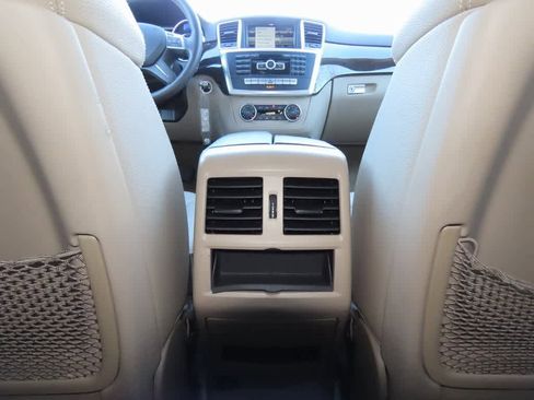 Used 2015 Mercedes-Benz ML 350 4MATIC image 26