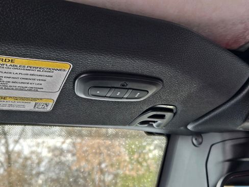 Used 2024 Jeep Gladiator Willys image 24