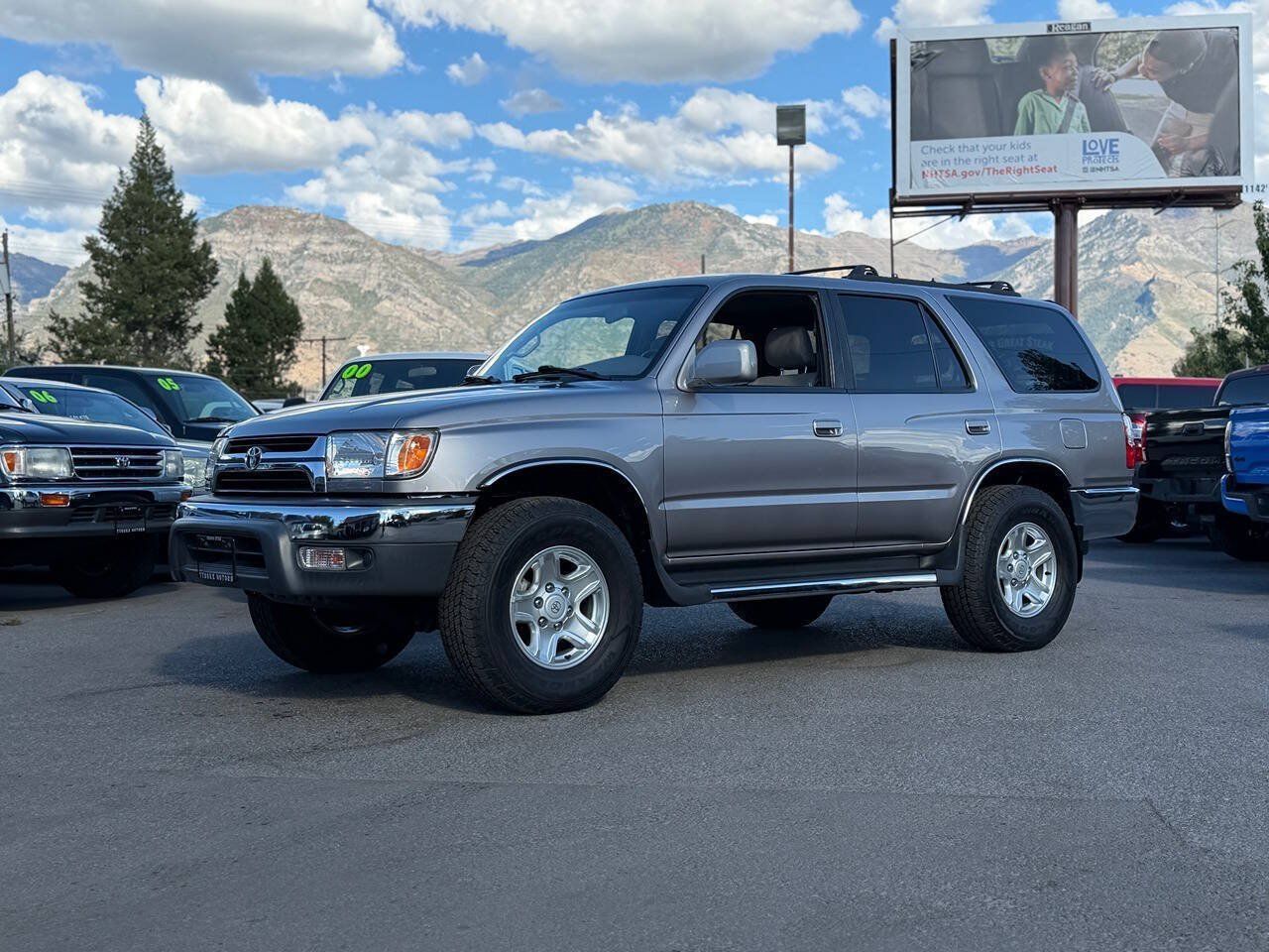 Used 2002 Toyota 4Runner SR5 AWD/4WD image 1