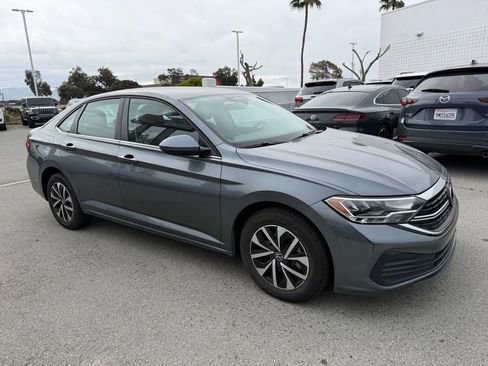 Used 2024 Volkswagen Jetta S FWD image 3