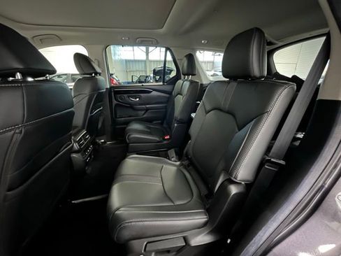 Used 2025 Honda Pilot Touring image 15