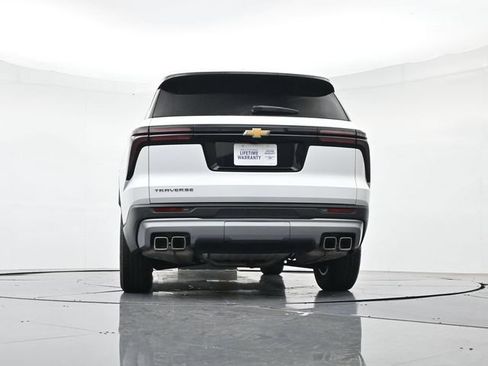 Used 2025 Chevrolet Traverse LT FWD image 45