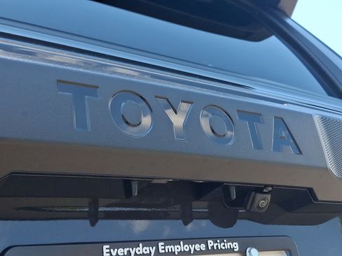 Used 2026 Toyota 4Runner TRD Off-Road Premium AWD/4WD image 11