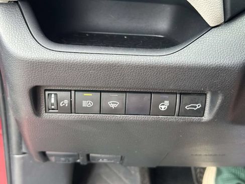 Used 2021 Toyota RAV4 XLE Premium AWD/4WD image 25