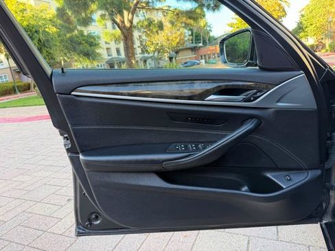 Used 2017 BMW 530i RWD image 39