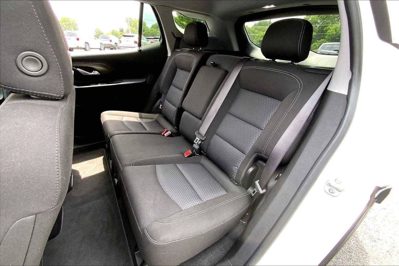 Used 2024 GMC Terrain SLE AWD/4WD image 24
