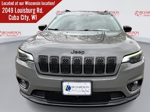 Used 2022 Jeep Cherokee Latitude w/ Sun & Sound Group AWD/4WD image 2