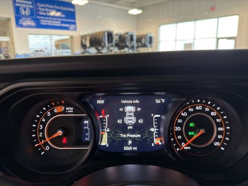 Used 2026 Jeep Wrangler Unlimited Rubicon AWD/4WD image 12