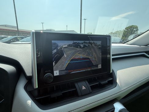Certified 2025 Toyota RAV4 XLE AWD/4WD image 6