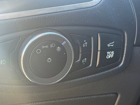 Used 2024 Ford Edge Titanium image 24