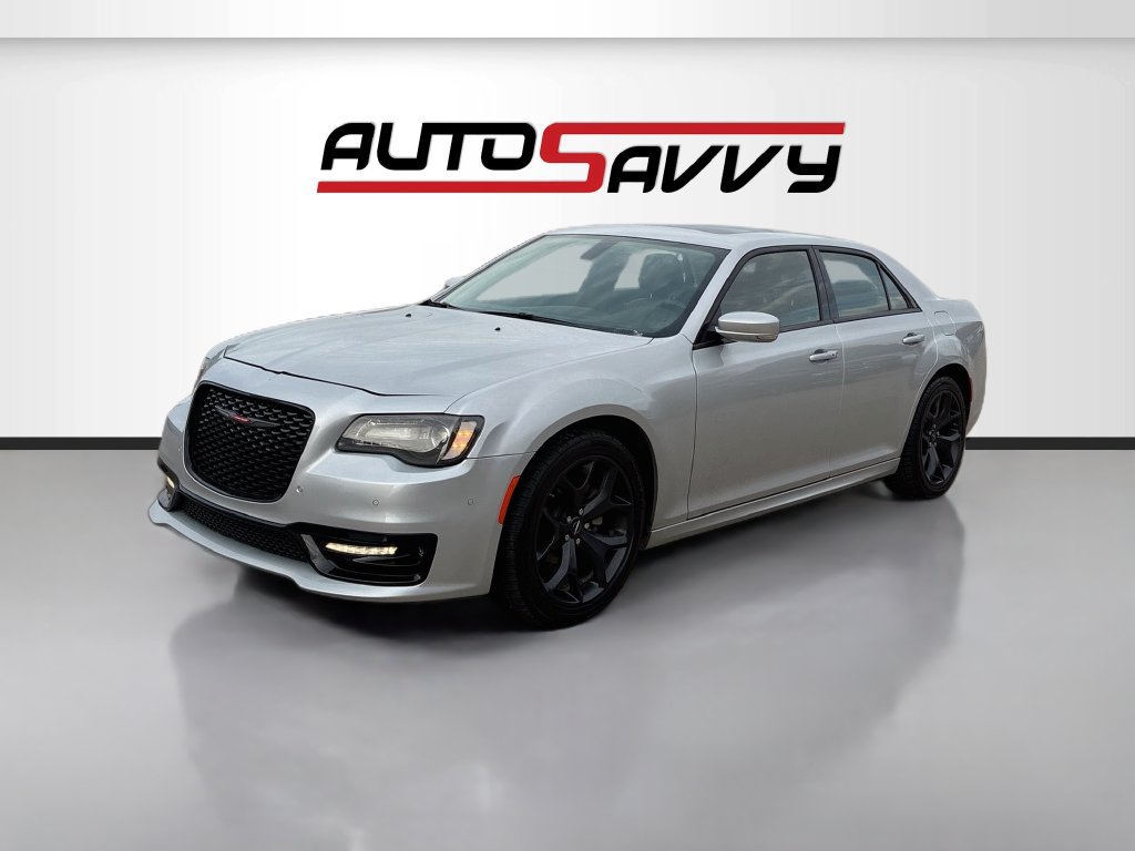 Used 2022 Chrysler 300 Touring L w/ Popular Equipment Group RWD image 3