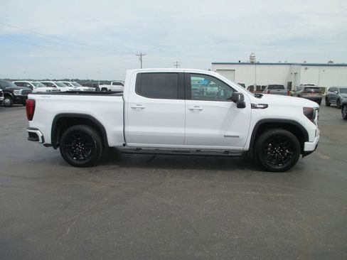 Used 2025 GMC Sierra 1500 Elevation w/ Elevation Premium Package AWD/4WD image 4