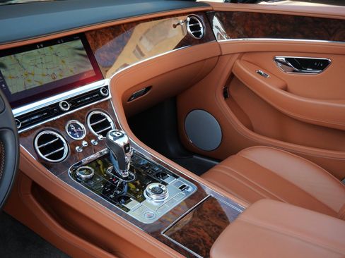 Used 2020 Bentley Continental GT image 13
