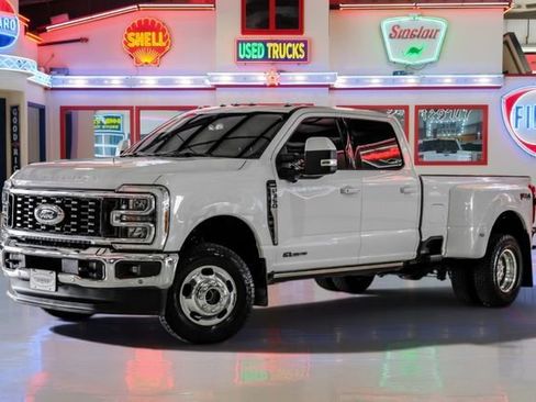 Used 2023 Ford F350 Lariat w/ Lariat Ultimate Package AWD/4WD image 2
