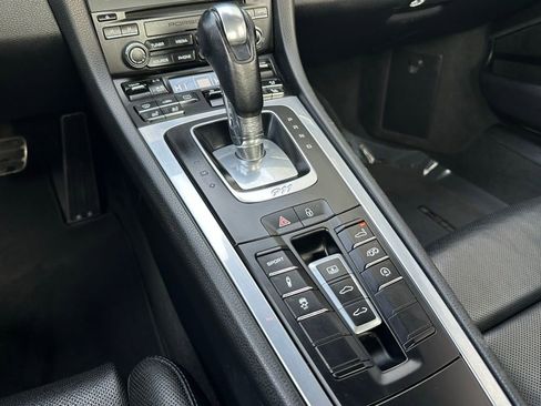 Used 2018 Porsche 911 Carrera image 34