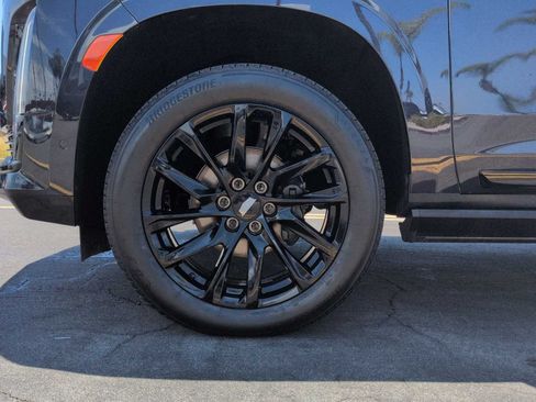 Certified 2024 Cadillac Escalade ESV Sport Platinum w/ LPO, ONYX Package AWD/4WD image 29
