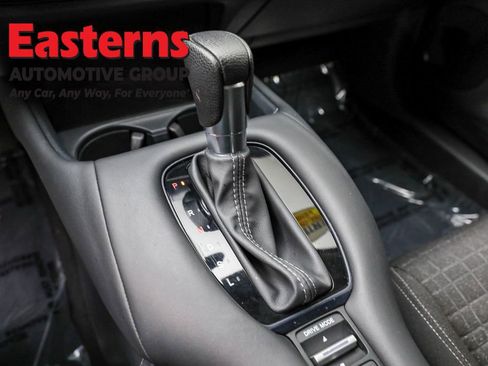 Used 2023 Honda HR-V LX image 13