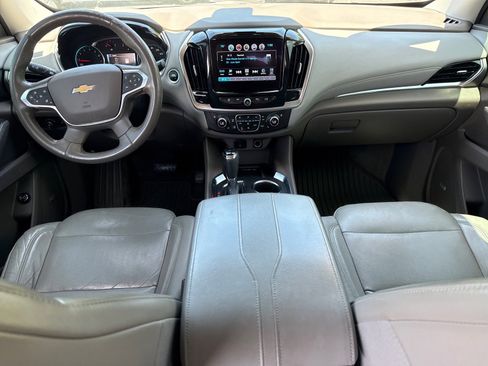 Used 2018 Chevrolet Traverse Premier w/ Driver Confidence II Package FWD image 13