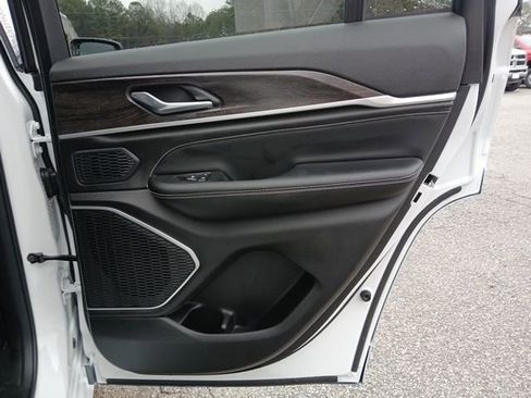 New 2026 Jeep Grand Cherokee Limited image 24