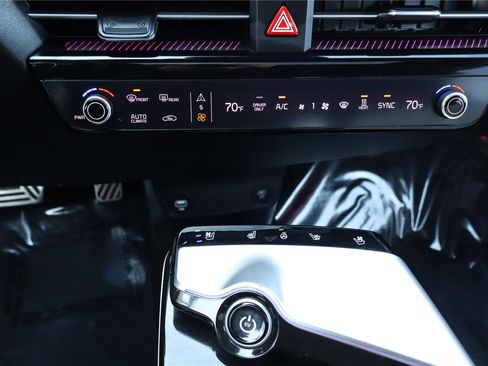 Certified 2022 Kia EV6 GT-Line w/ GT-Line White Seat Package image 22