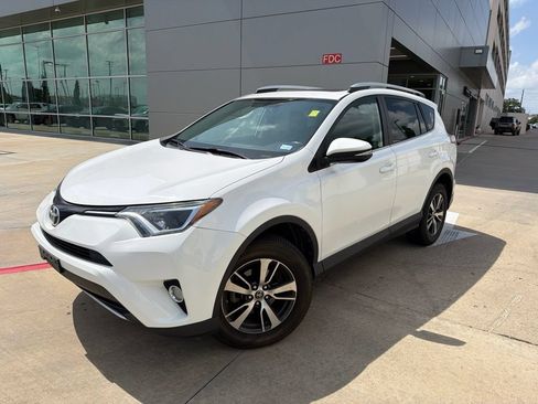 Used 2016 Toyota RAV4 XLE AWD/4WD image 1