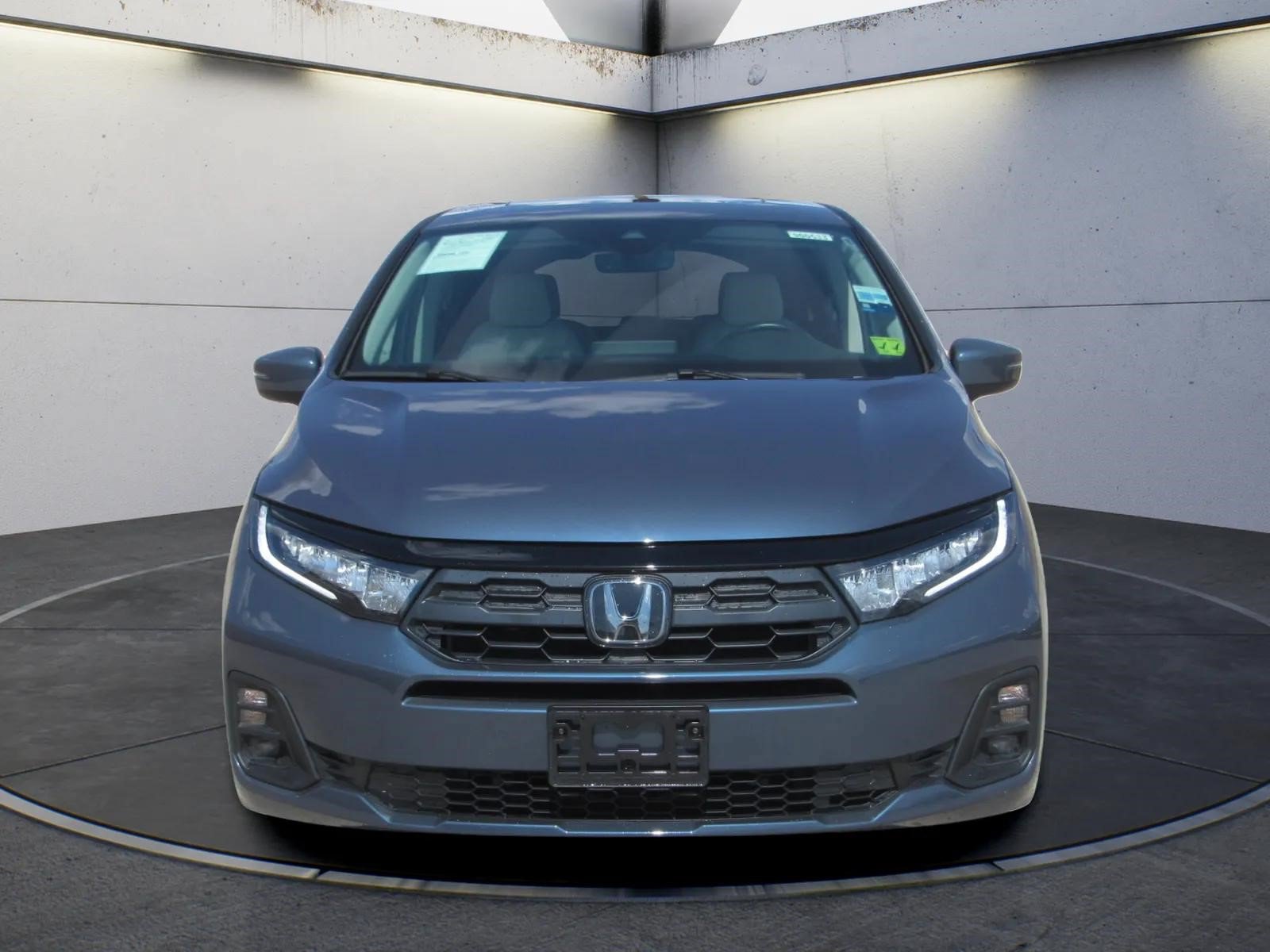Used 2025 Honda Odyssey EX-L image 3