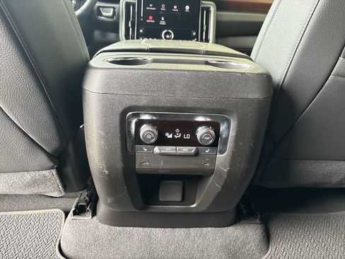 Certified 2025 GMC Yukon Denali AWD/4WD image 20