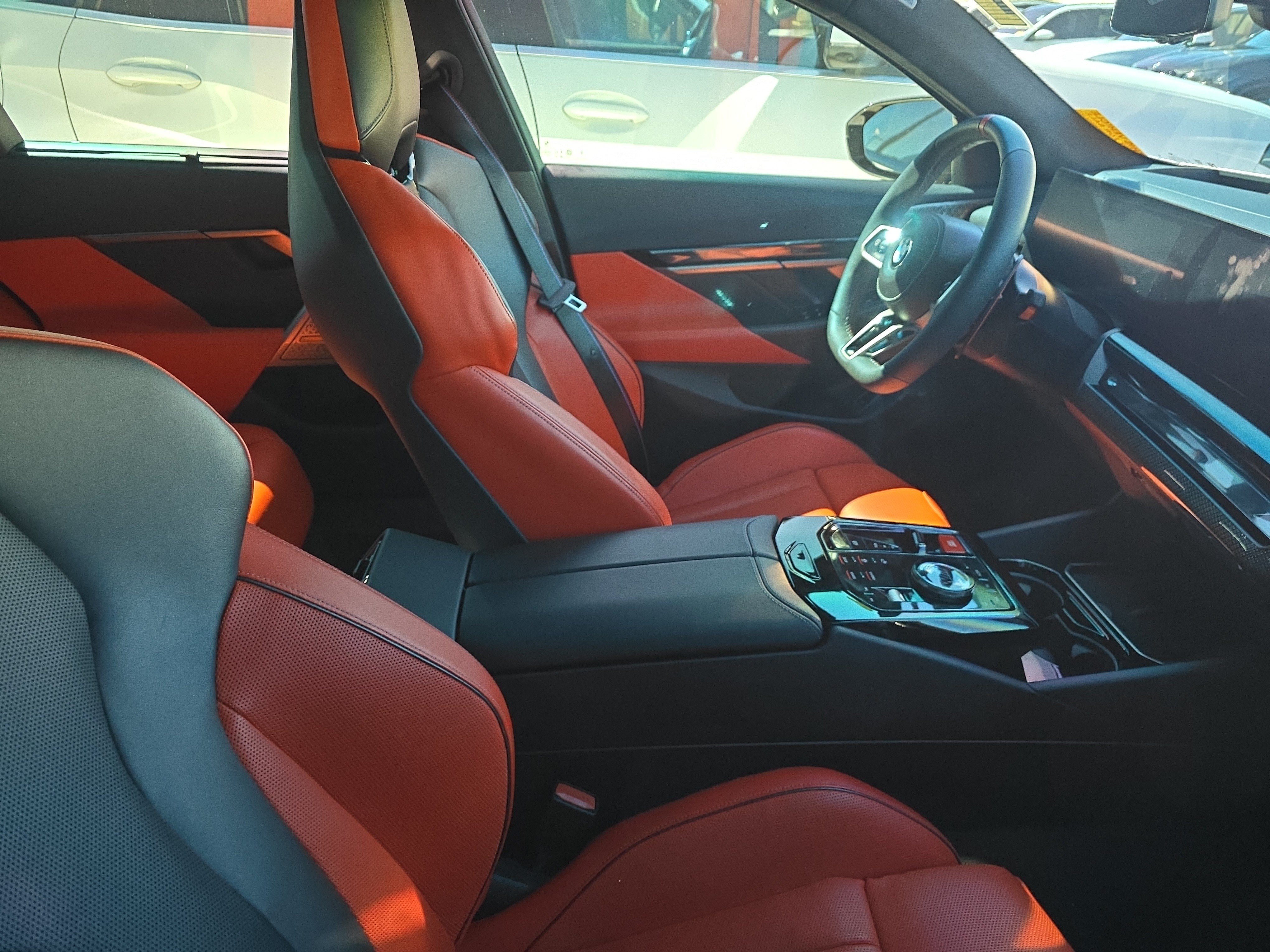 Used 2026 BMW M5 w/ Carbon Package AWD/4WD image 3
