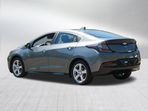 Used 2016 Chevrolet Volt LT w/ Comfort Package FWD image 5
