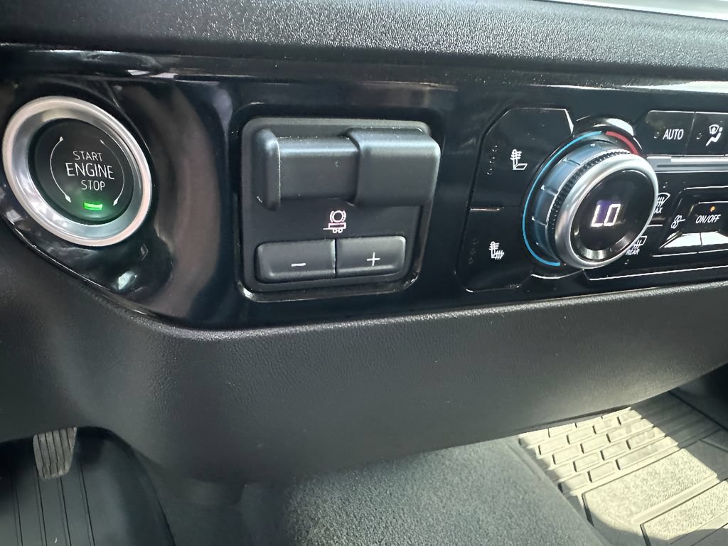 Used 2025 GMC Sierra 1500 SLT AWD/4WD image 25