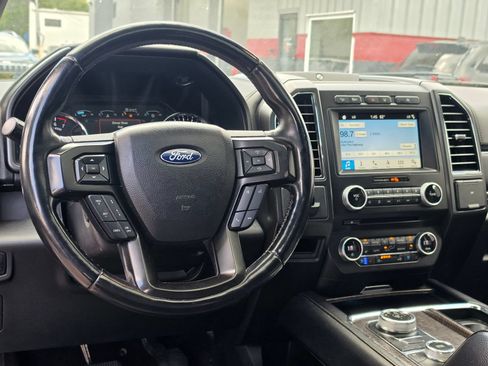 Used 2018 Ford Expedition Max Limited w/ Equipment Group 301A AWD/4WD image 8