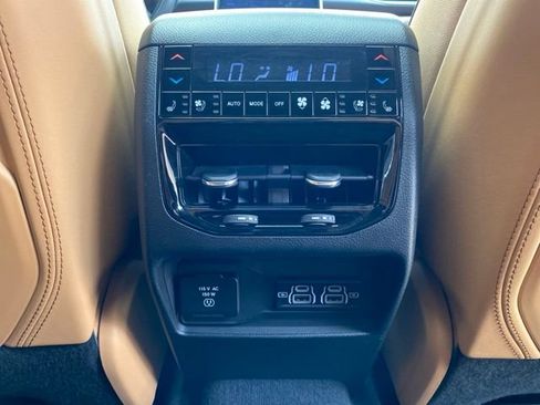 Used 2025 Jeep Grand Cherokee L Summit AWD/4WD image 23