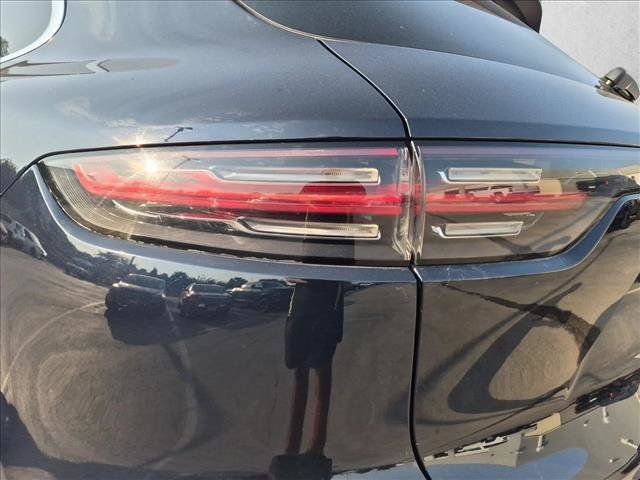 Used 2019 Porsche Cayenne AWD/4WD image 12