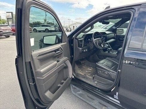 Used 2022 GMC Sierra 1500 AT4X image 16