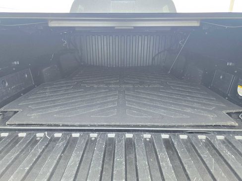 Used 2017 Toyota Tacoma TRD Pro AWD/4WD image 15