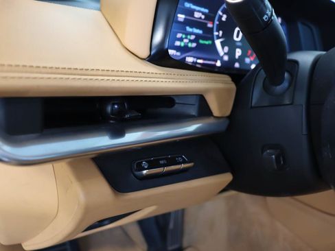 Used 2022 Chevrolet Corvette Stingray Premium Conv w/ Z51 Performance Package RWD image 16
