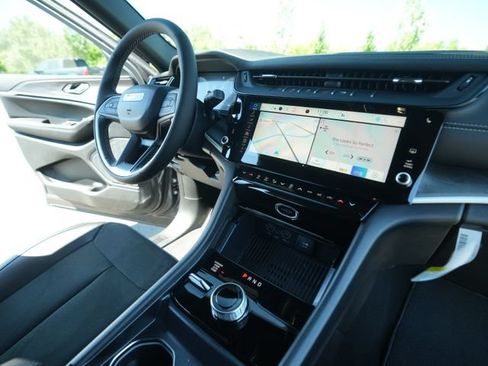 New 2026 Jeep Grand Cherokee Altitude AWD/4WD image 37