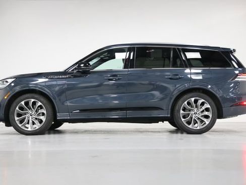 Used 2022 Lincoln Aviator Grand Touring w/ Equipment Group 301A AWD/4WD image 9