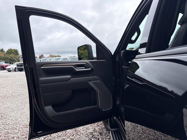 Used 2025 Chevrolet Silverado 2500 High Country w/ High Country Premium Package AWD/4WD image 14