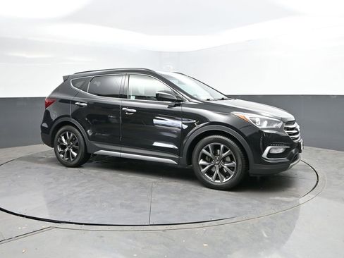 Used 2018 Hyundai Santa Fe Sport image 4