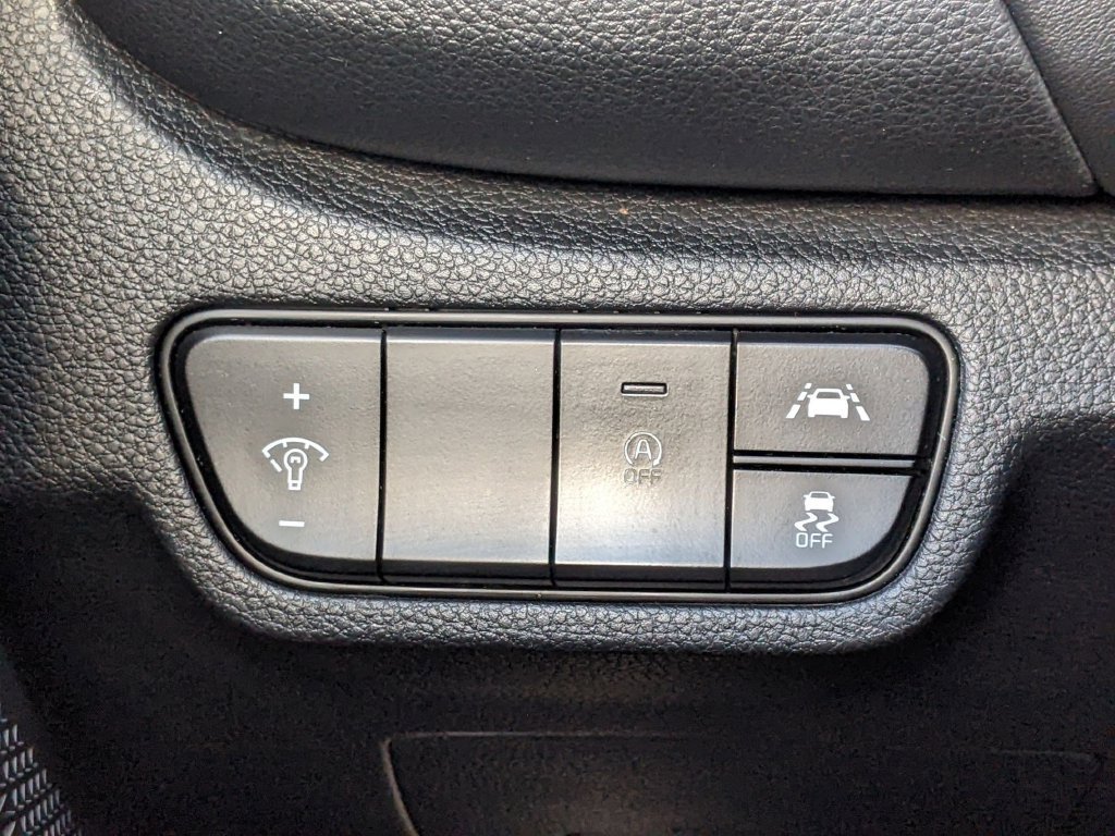 Used 2021 Kia Seltos SX w/ SX Sunroof Package AWD/4WD image 16