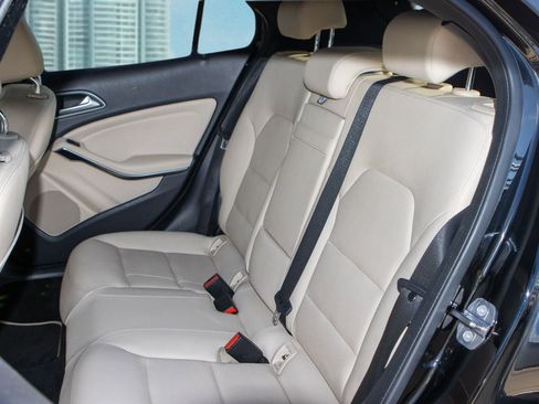 Used 2020 Mercedes-Benz GLA 250 GLA 250 w/ Multimedia Package image 17