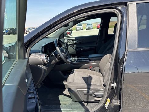 Used 2025 Chevrolet Equinox LT image 29